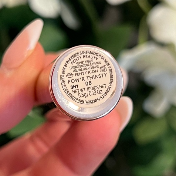 FENTY BEAUTY • FENTY ICON VELVET LIQUID LIPSTICK • POW'R THIRSTY 08 - Picture 5 of 5